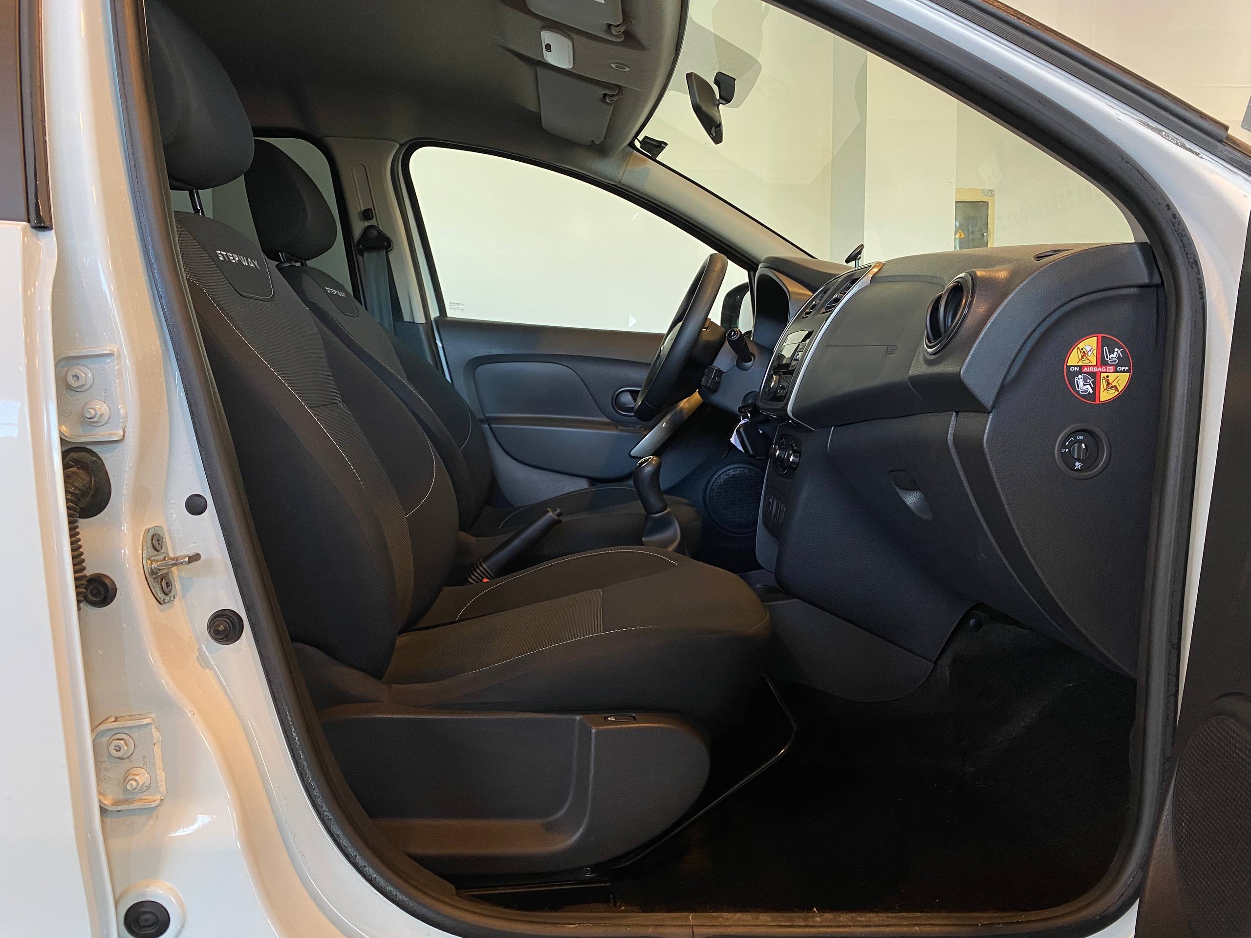 RENAULT SANDERO