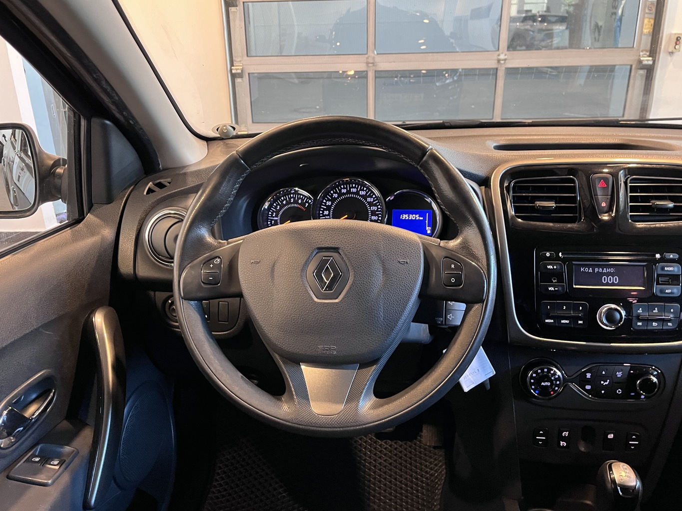 RENAULT SANDERO
