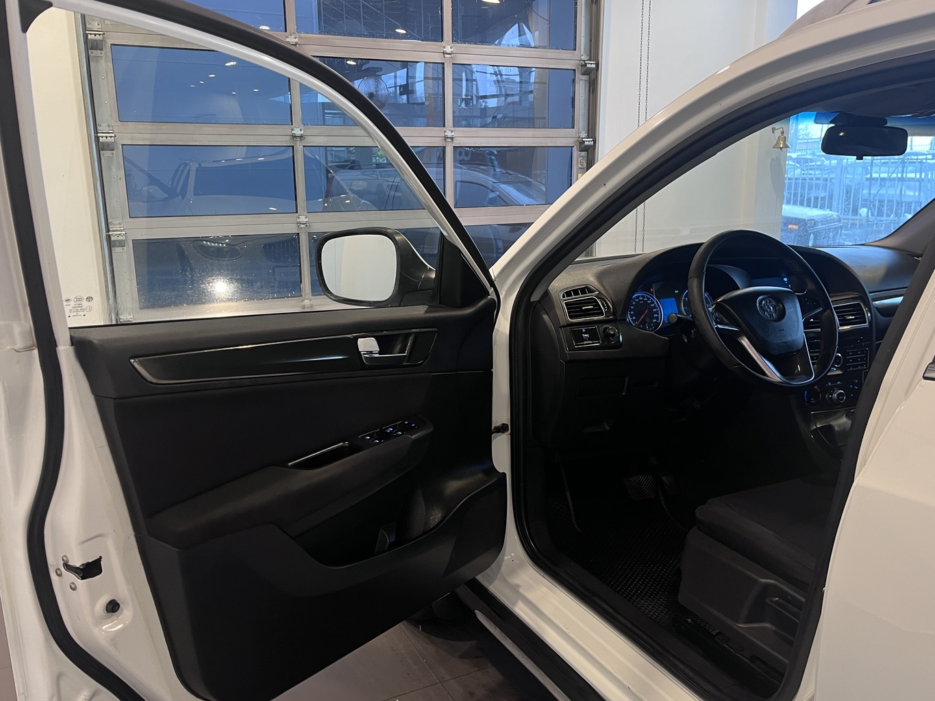 BRILLIANCE V5