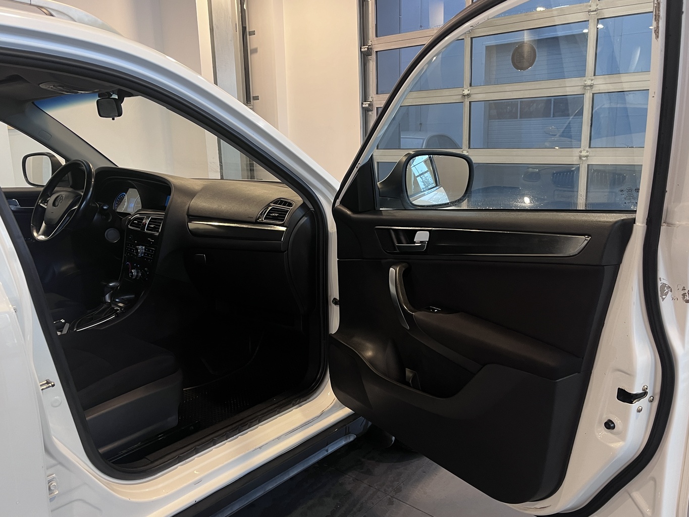 BRILLIANCE V5