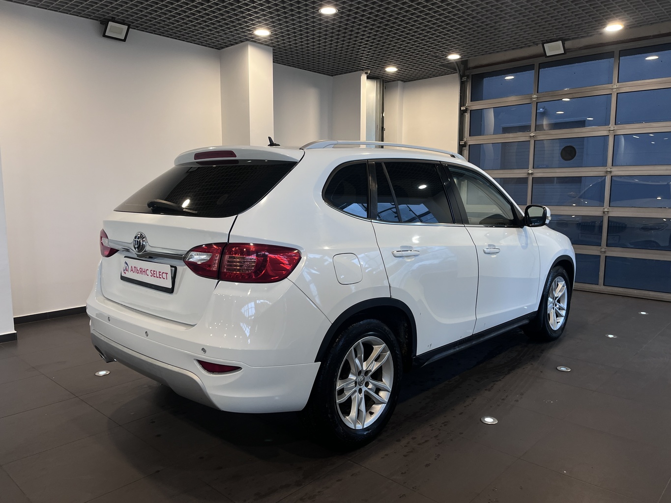 BRILLIANCE V5