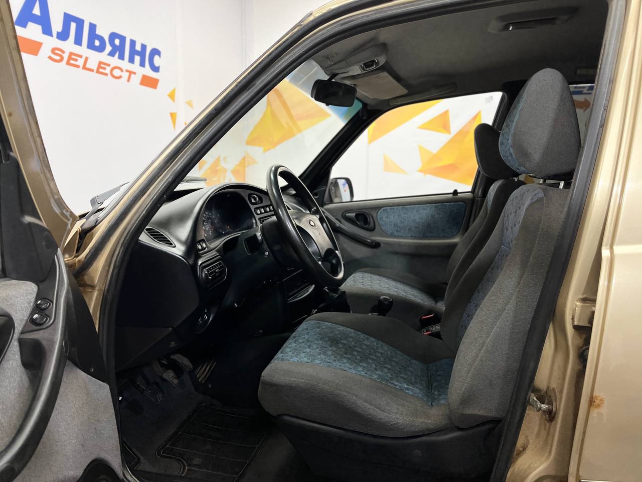 CHEVROLET NIVA