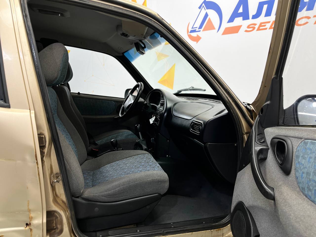 CHEVROLET NIVA