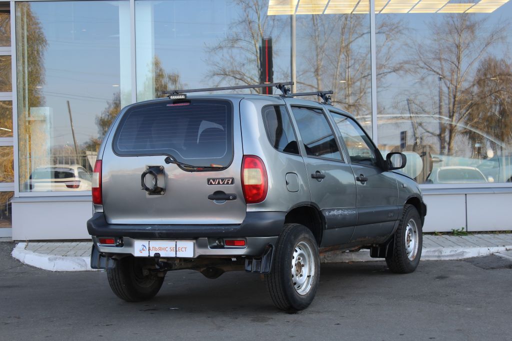 CHEVROLET NIVA