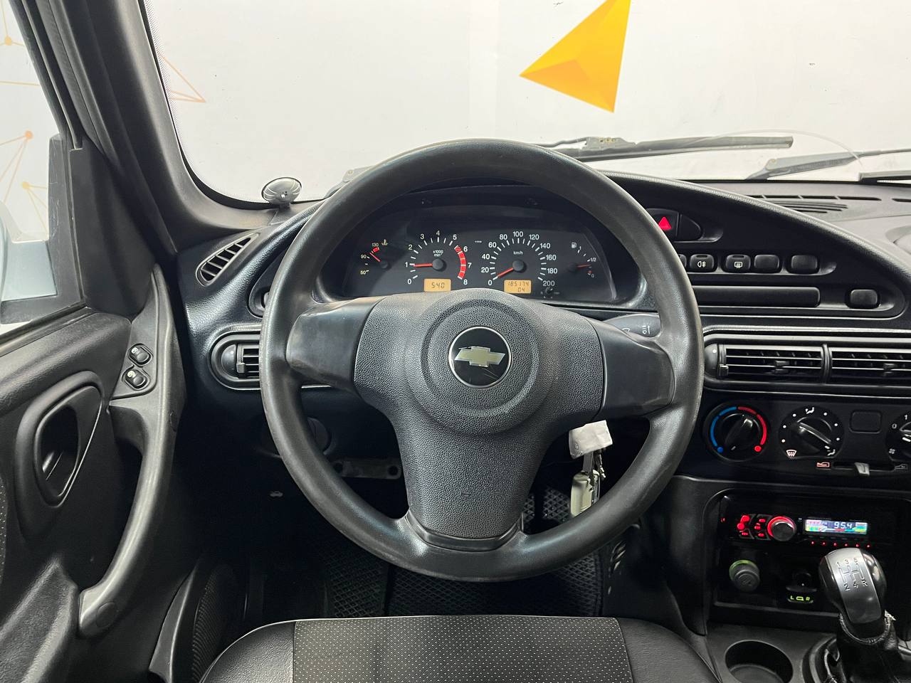 CHEVROLET NIVA