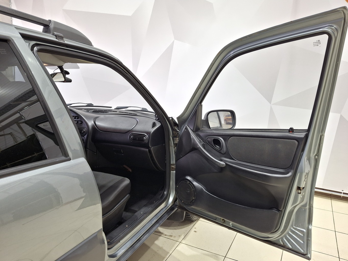CHEVROLET NIVA