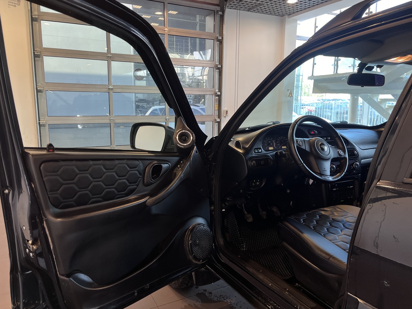 CHEVROLET NIVA
