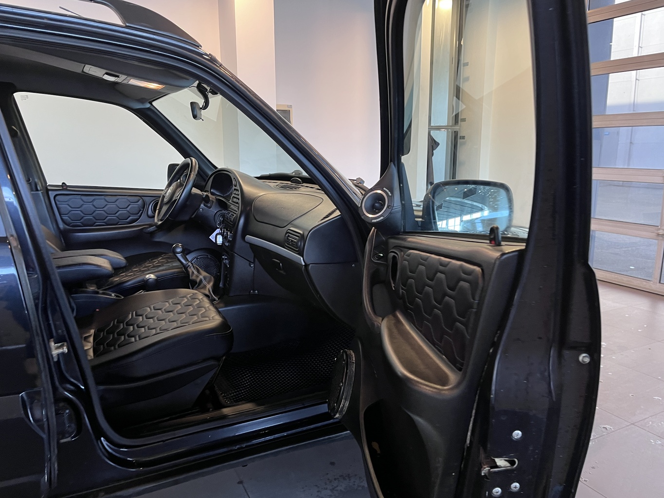 CHEVROLET NIVA
