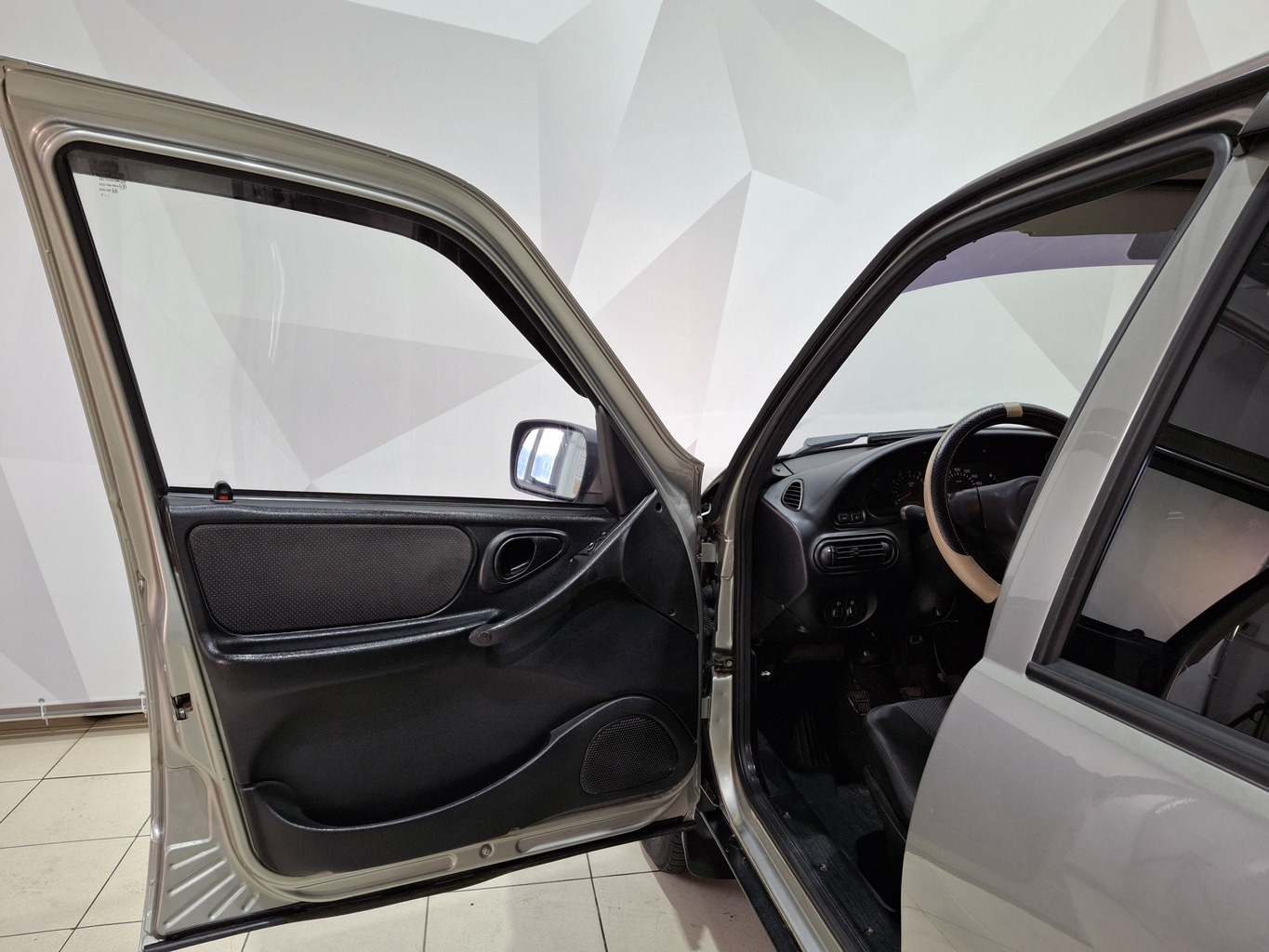 CHEVROLET NIVA