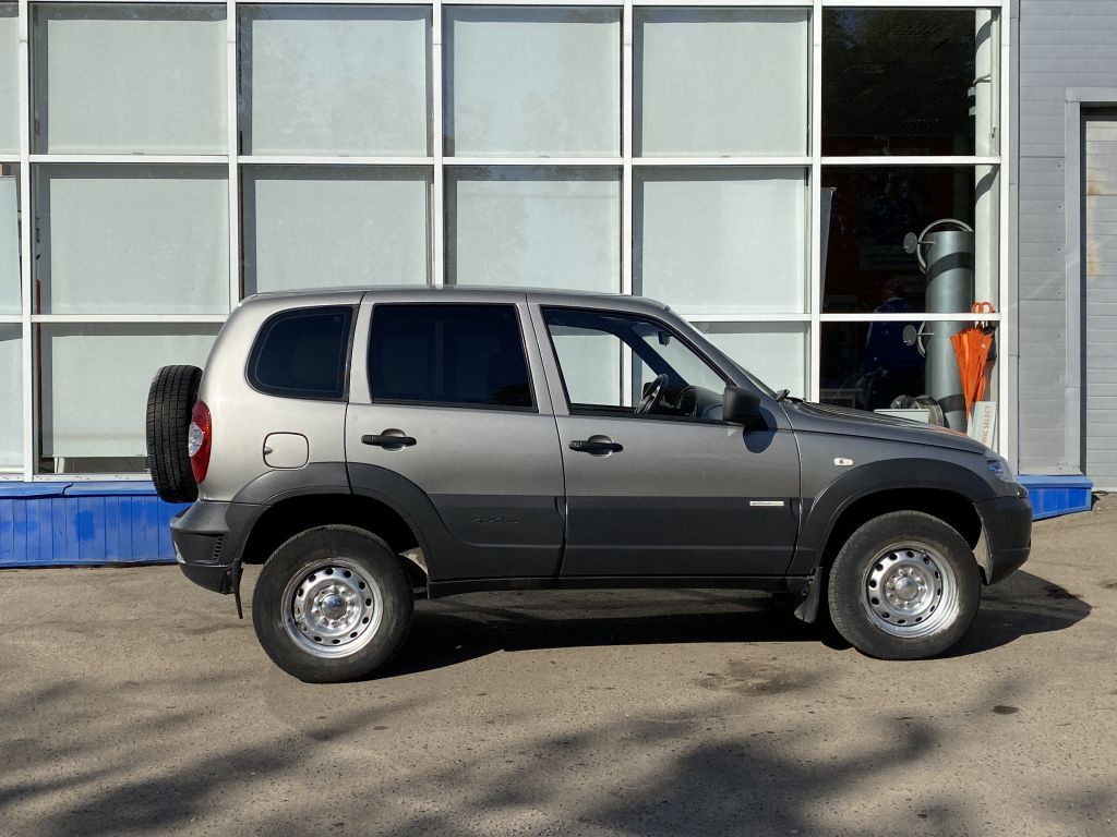 CHEVROLET NIVA