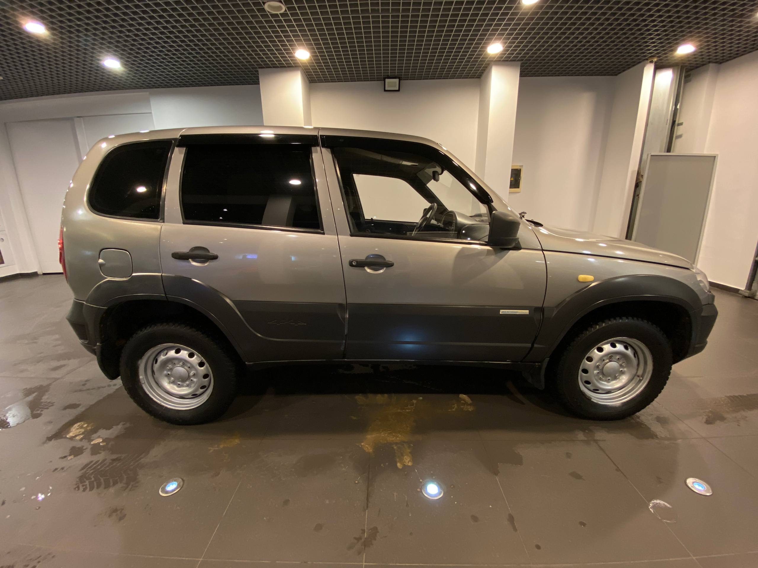 CHEVROLET NIVA