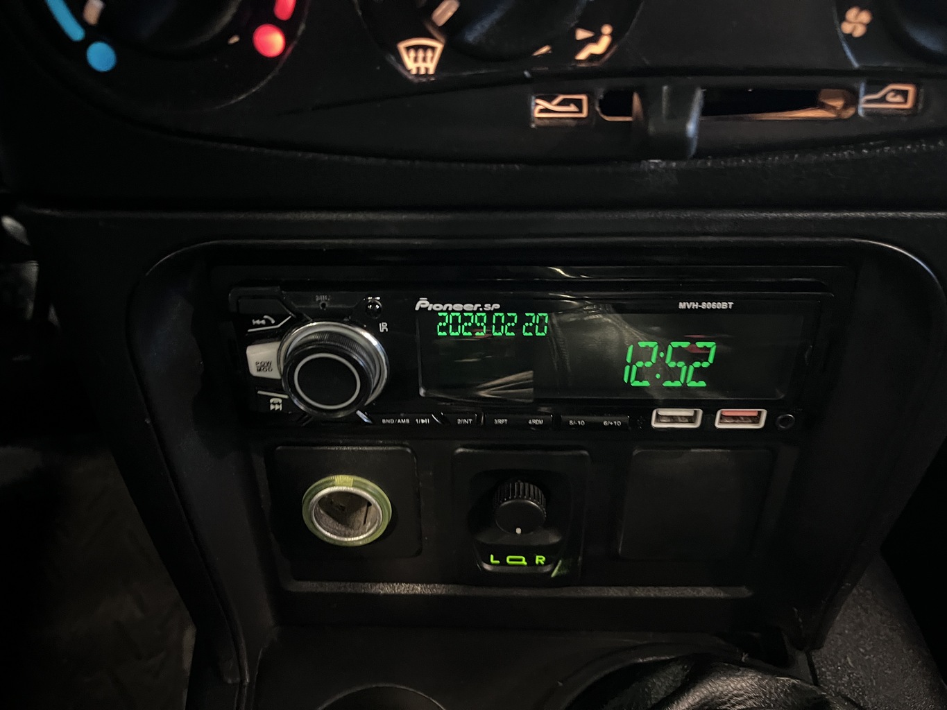 CHEVROLET NIVA