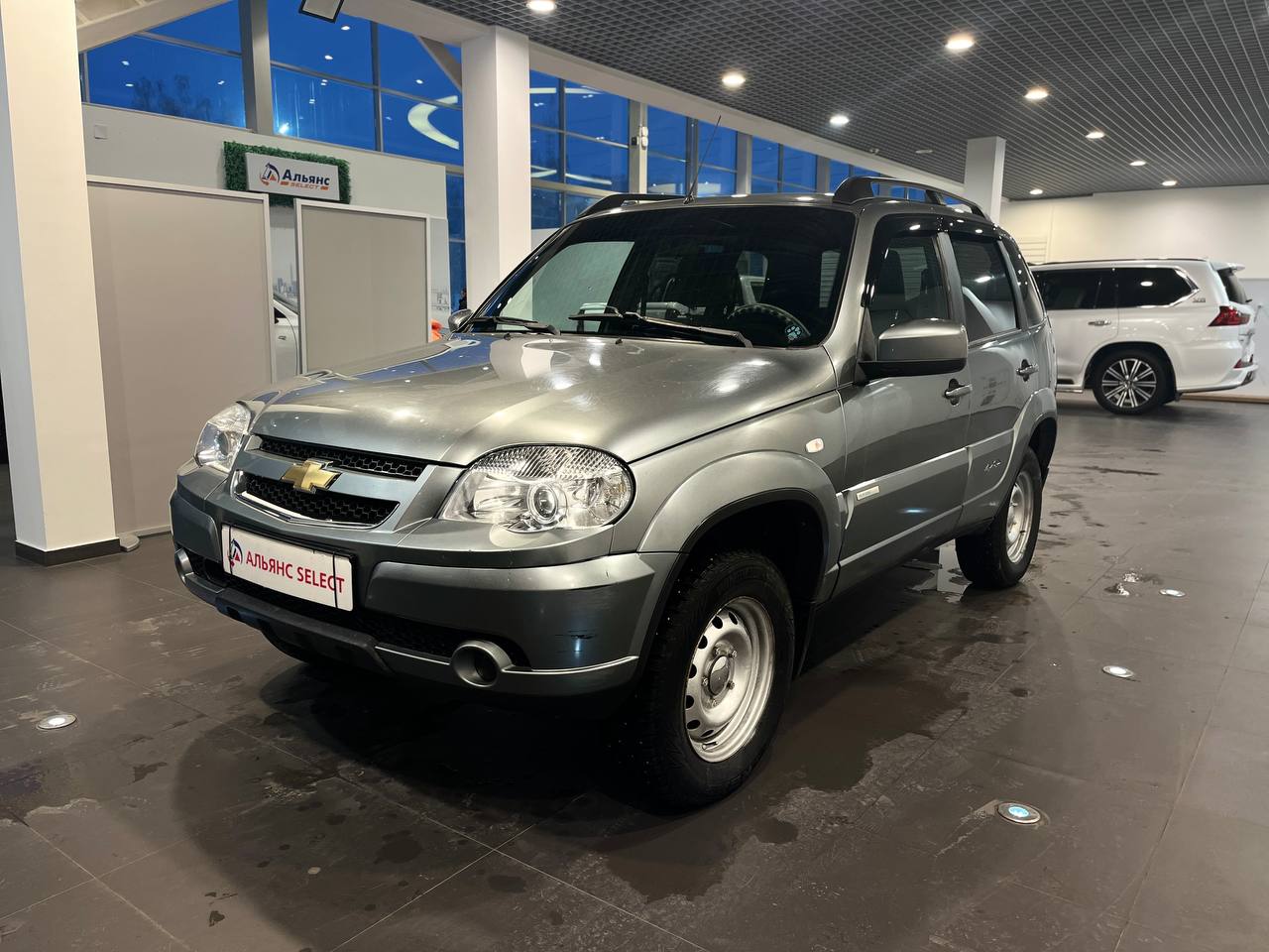 CHEVROLET NIVA