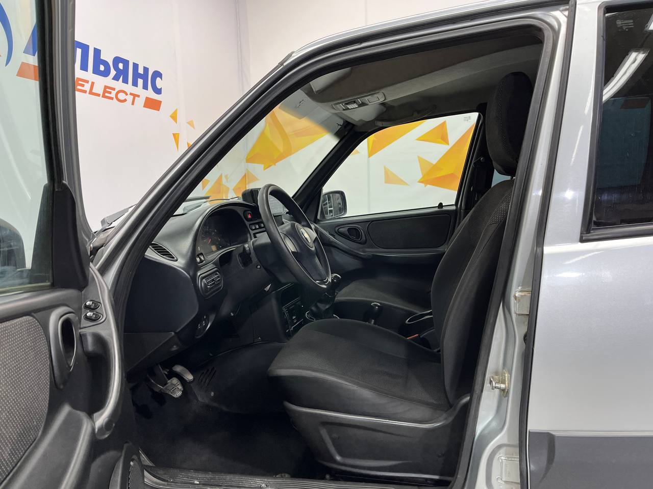 CHEVROLET NIVA