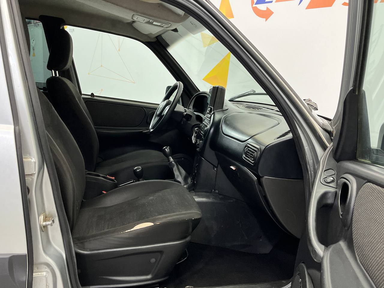 CHEVROLET NIVA