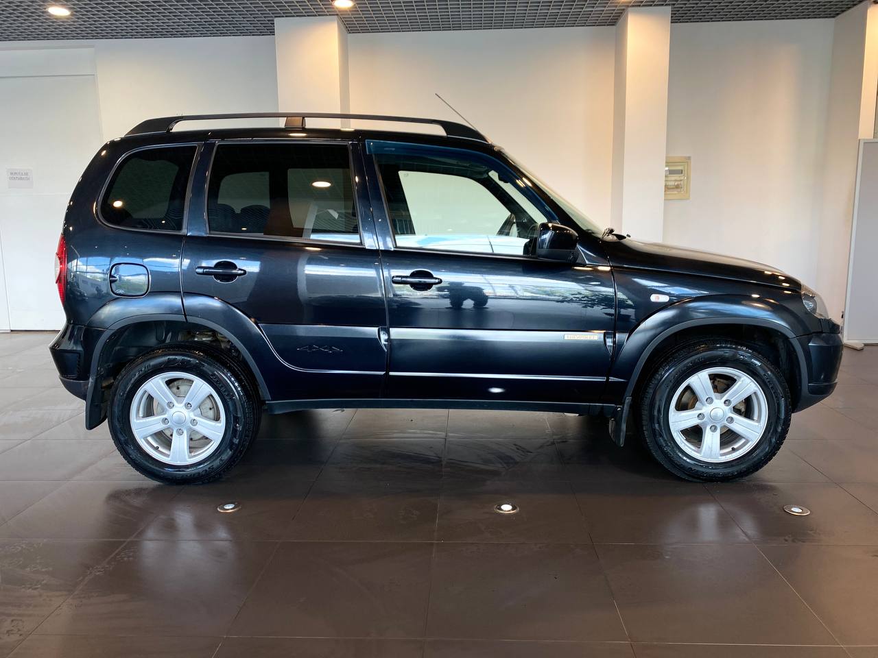 CHEVROLET NIVA
