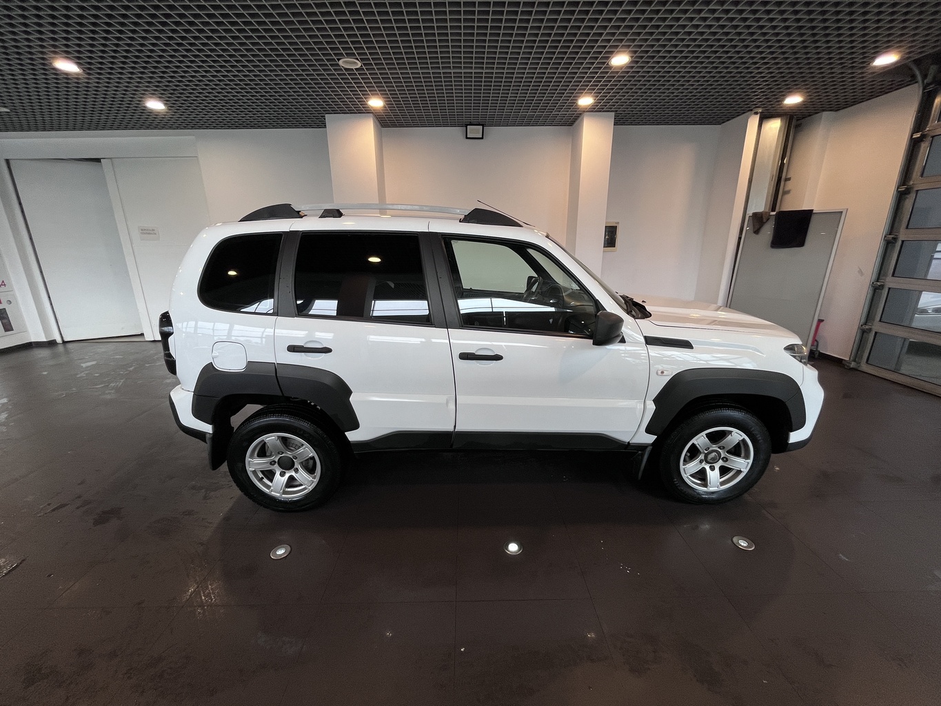 LADA NIVA TRAVEL