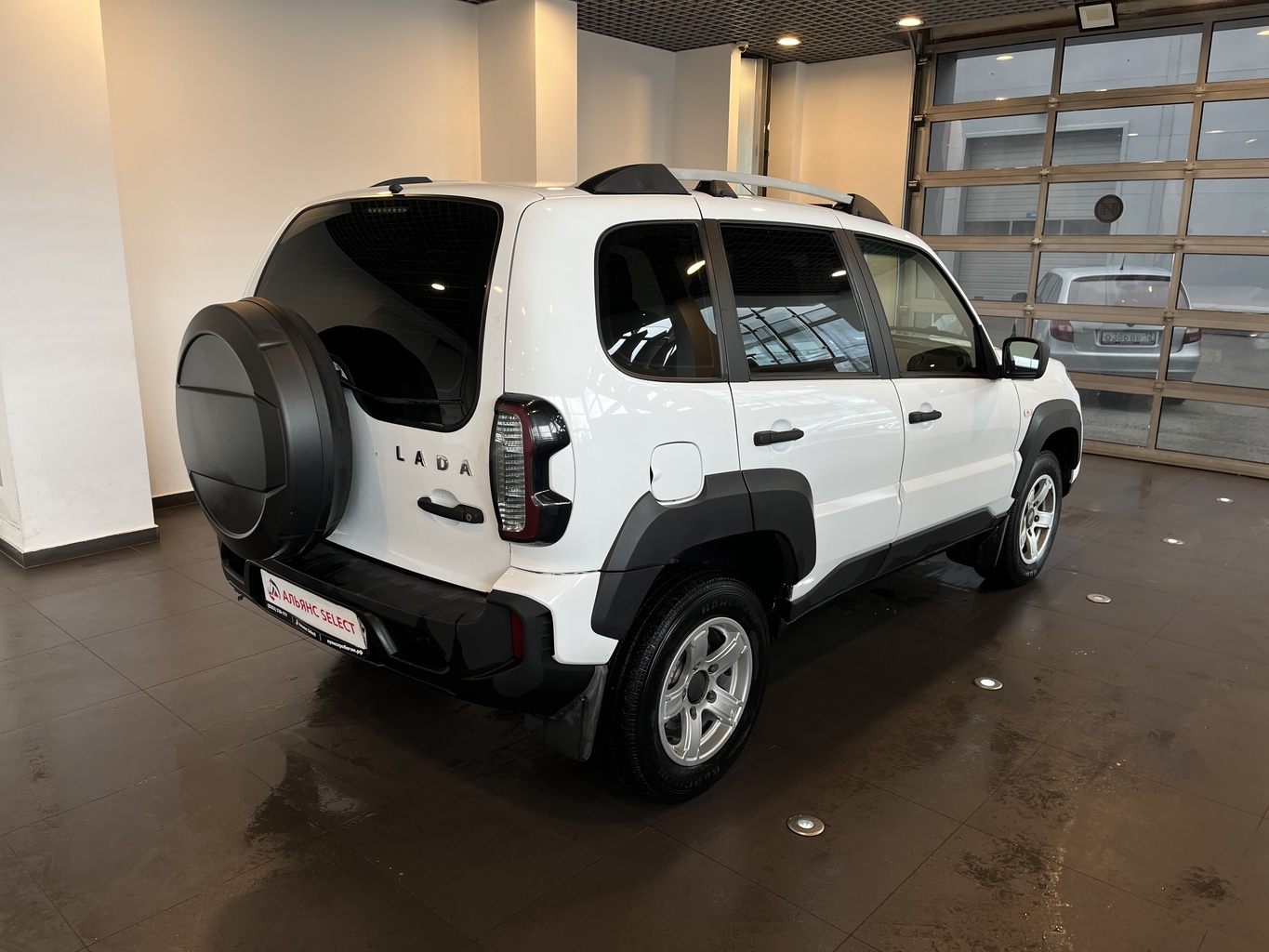 LADA NIVA TRAVEL