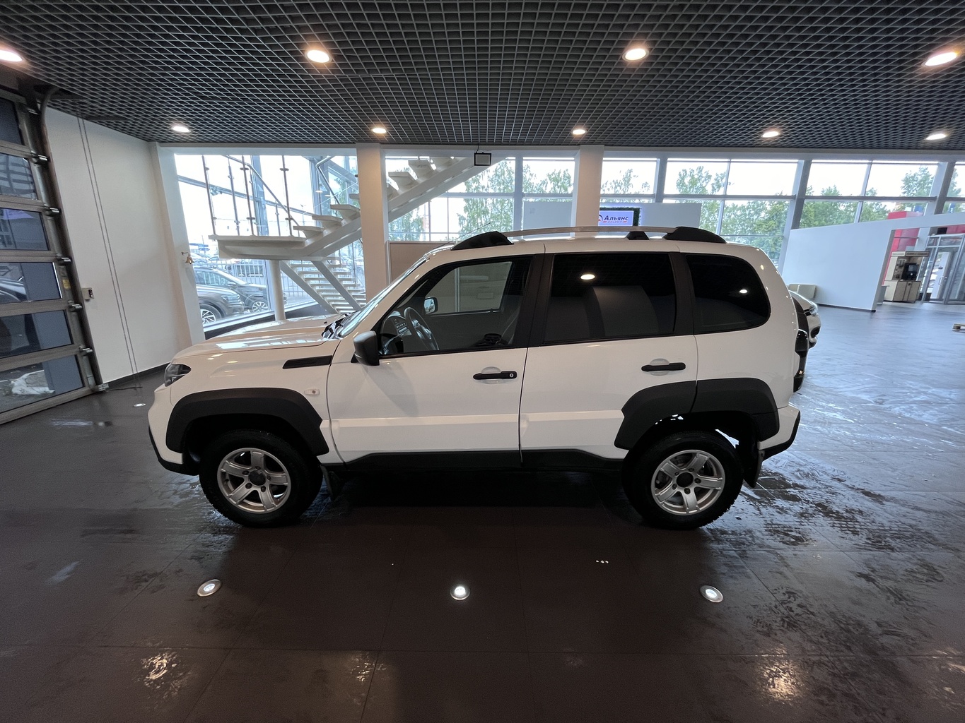 LADA NIVA TRAVEL