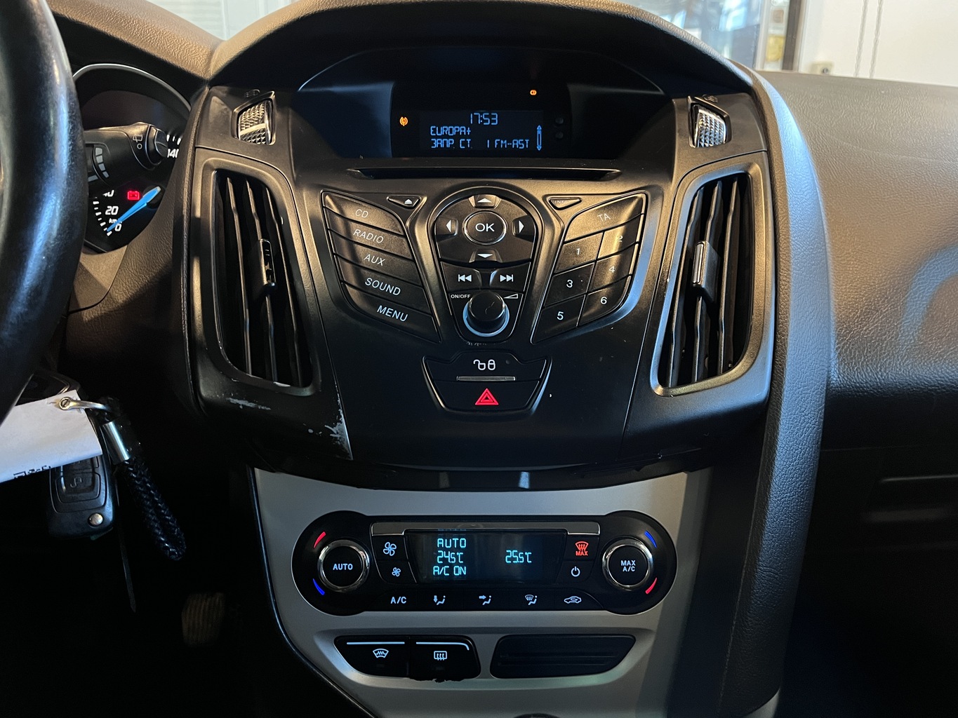 FORD FOCUS