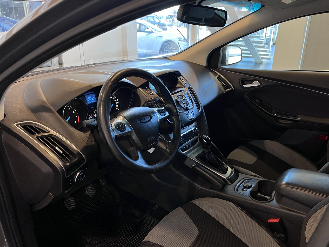 FORD FOCUS