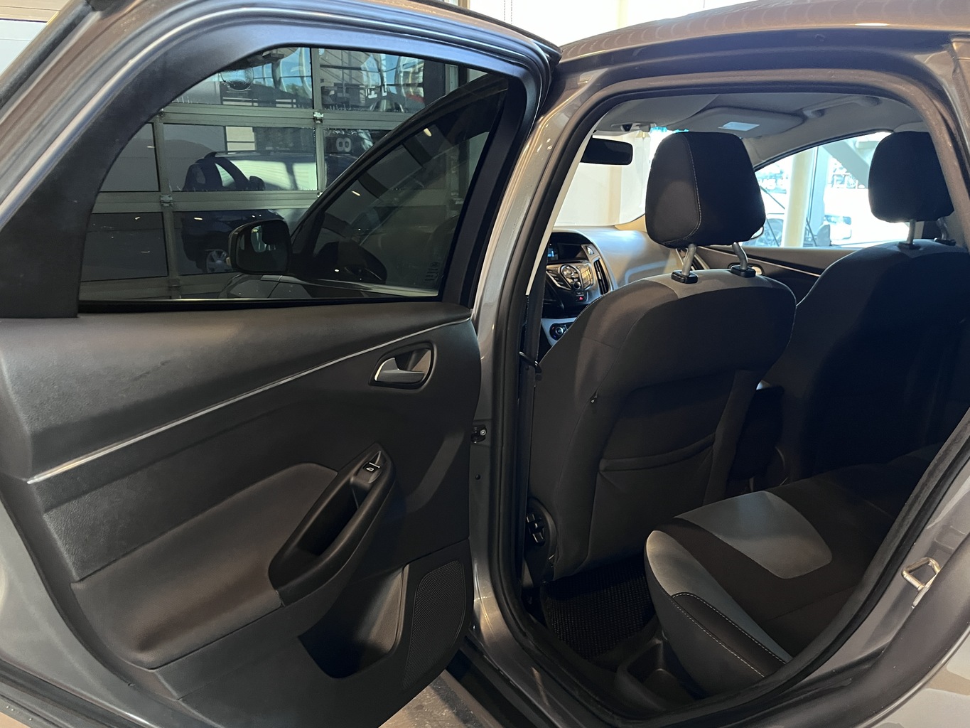 FORD FOCUS