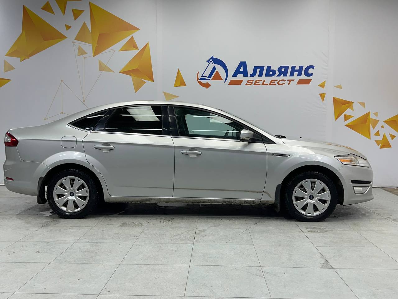 FORD MONDEO