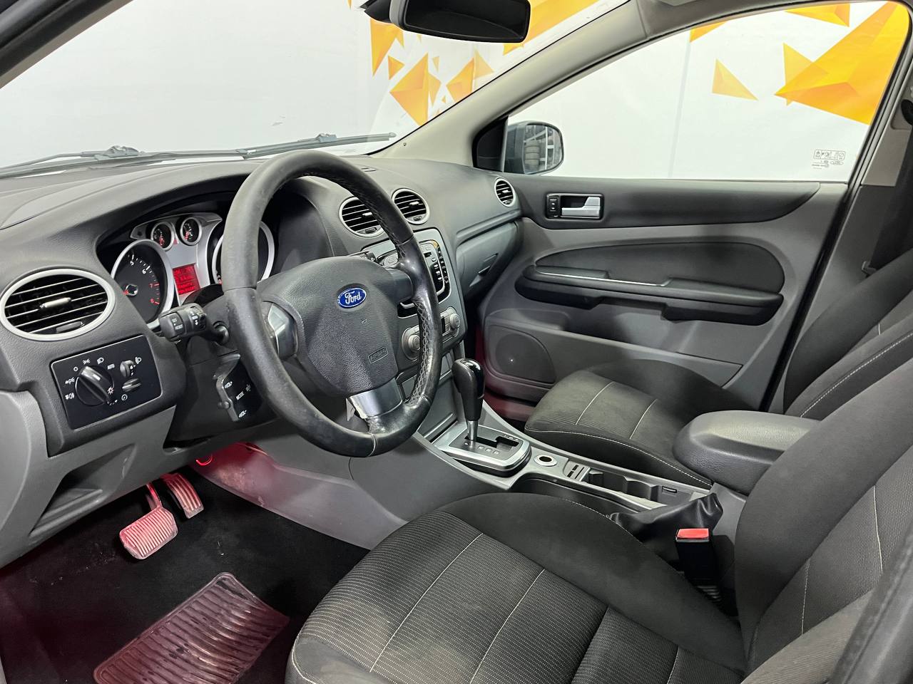 FORD FOCUS