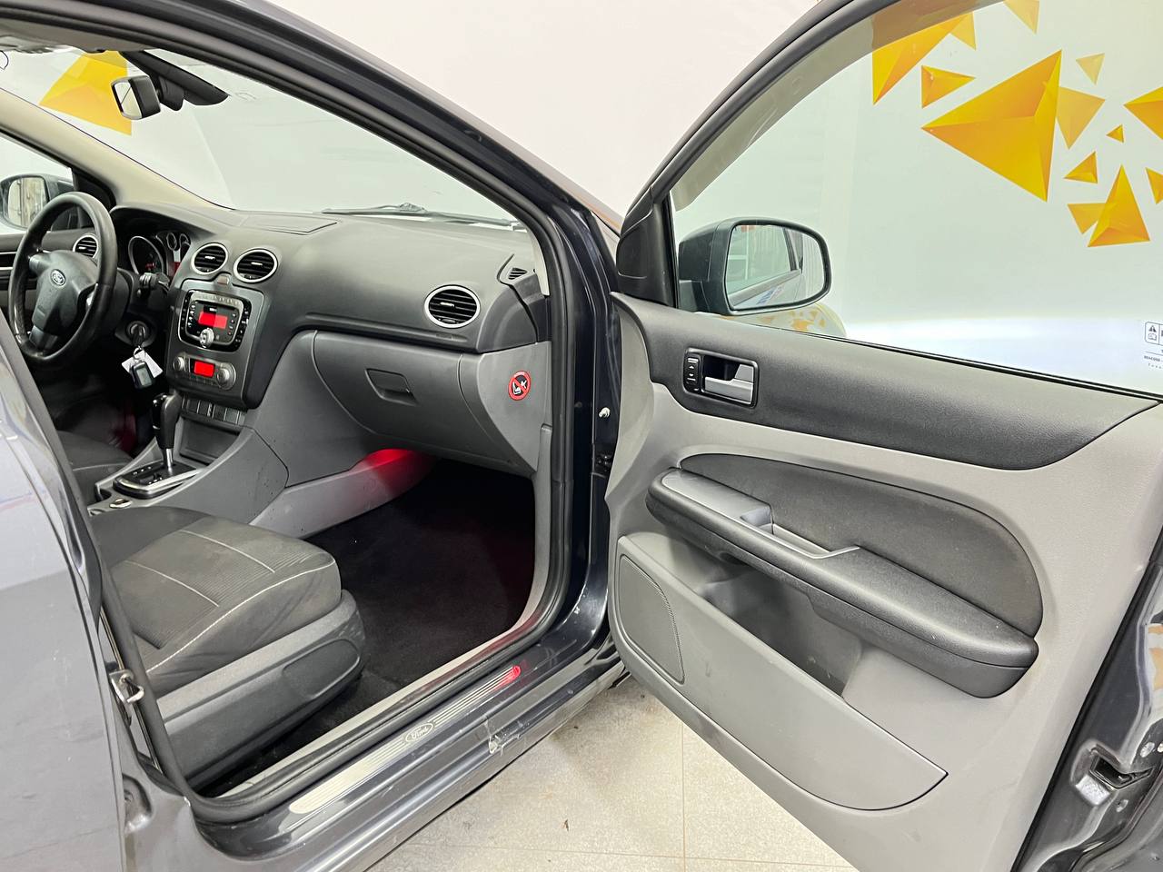 FORD FOCUS