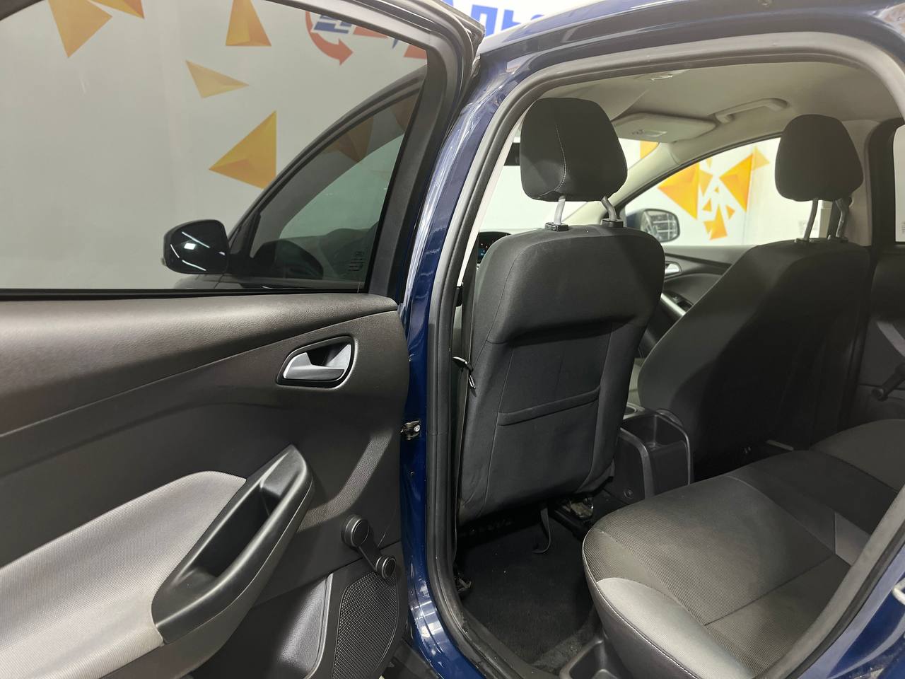 FORD FOCUS