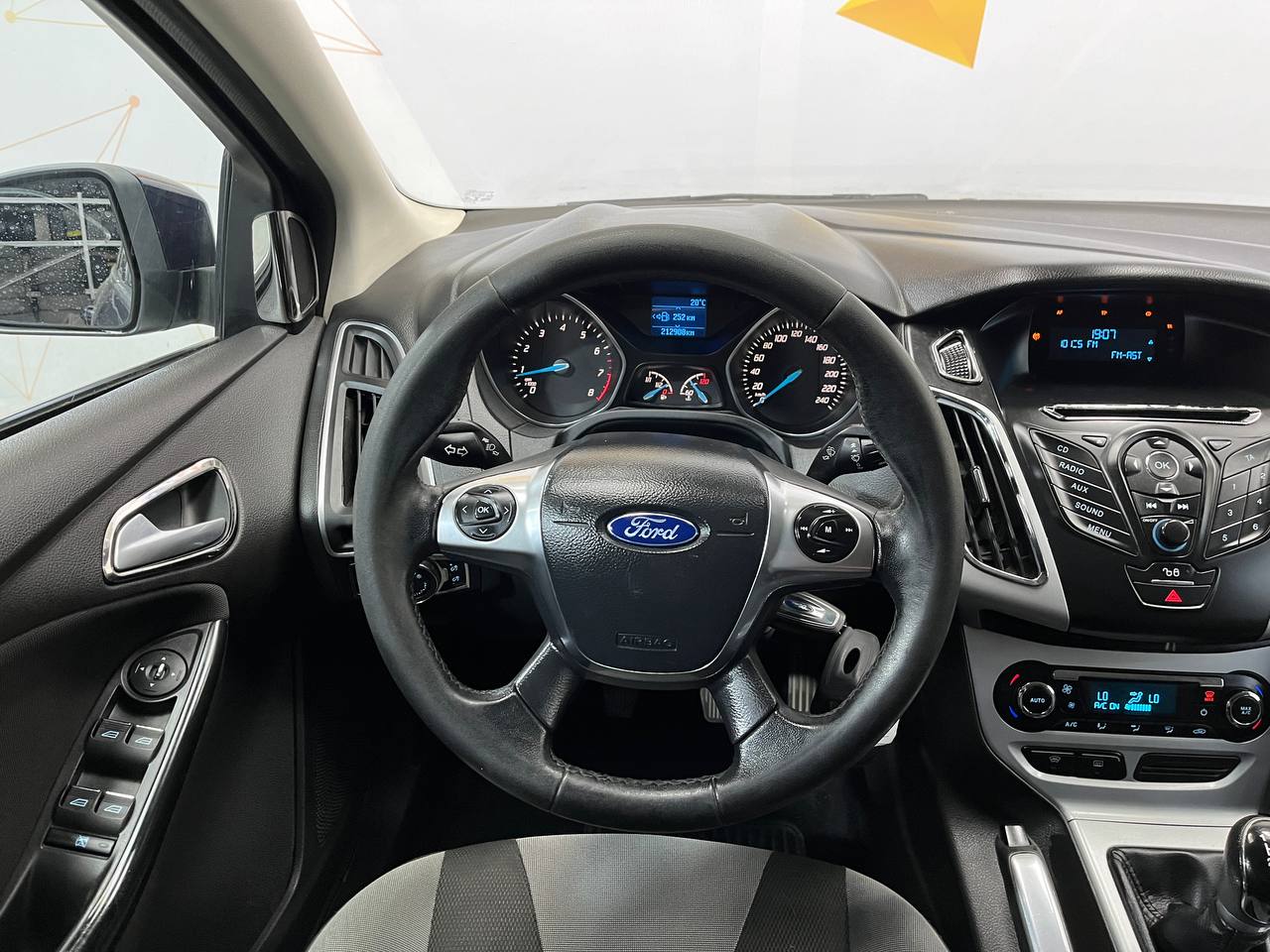 FORD FOCUS