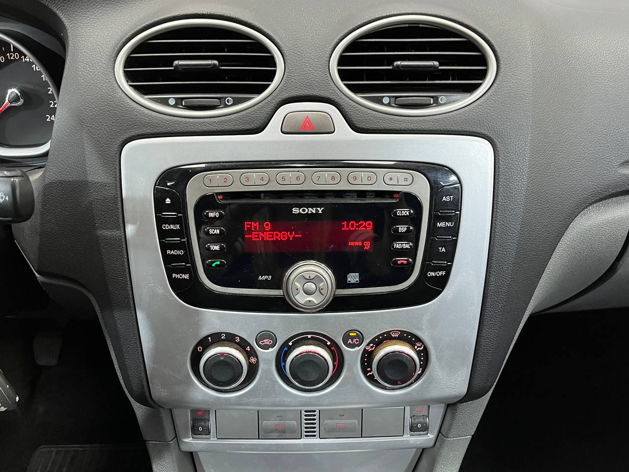 FORD FOCUS