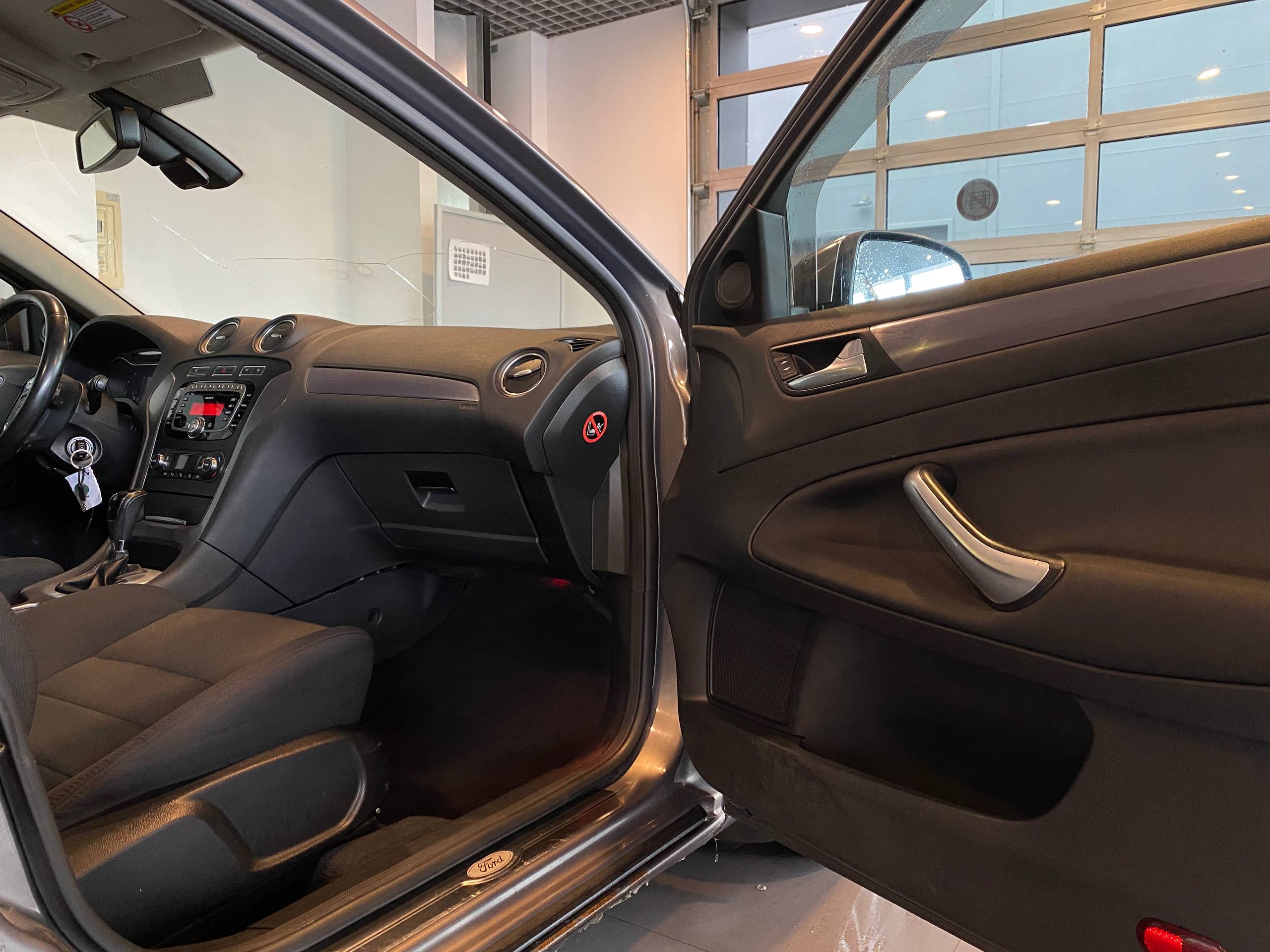 FORD MONDEO