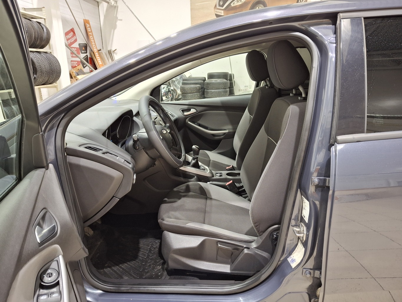 FORD FOCUS