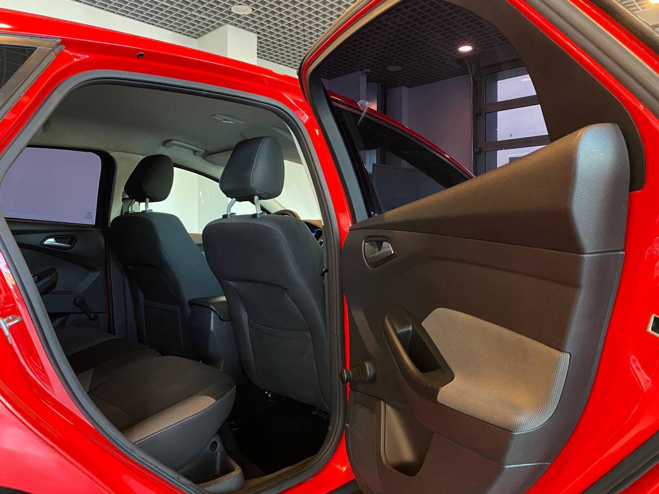 FORD FOCUS