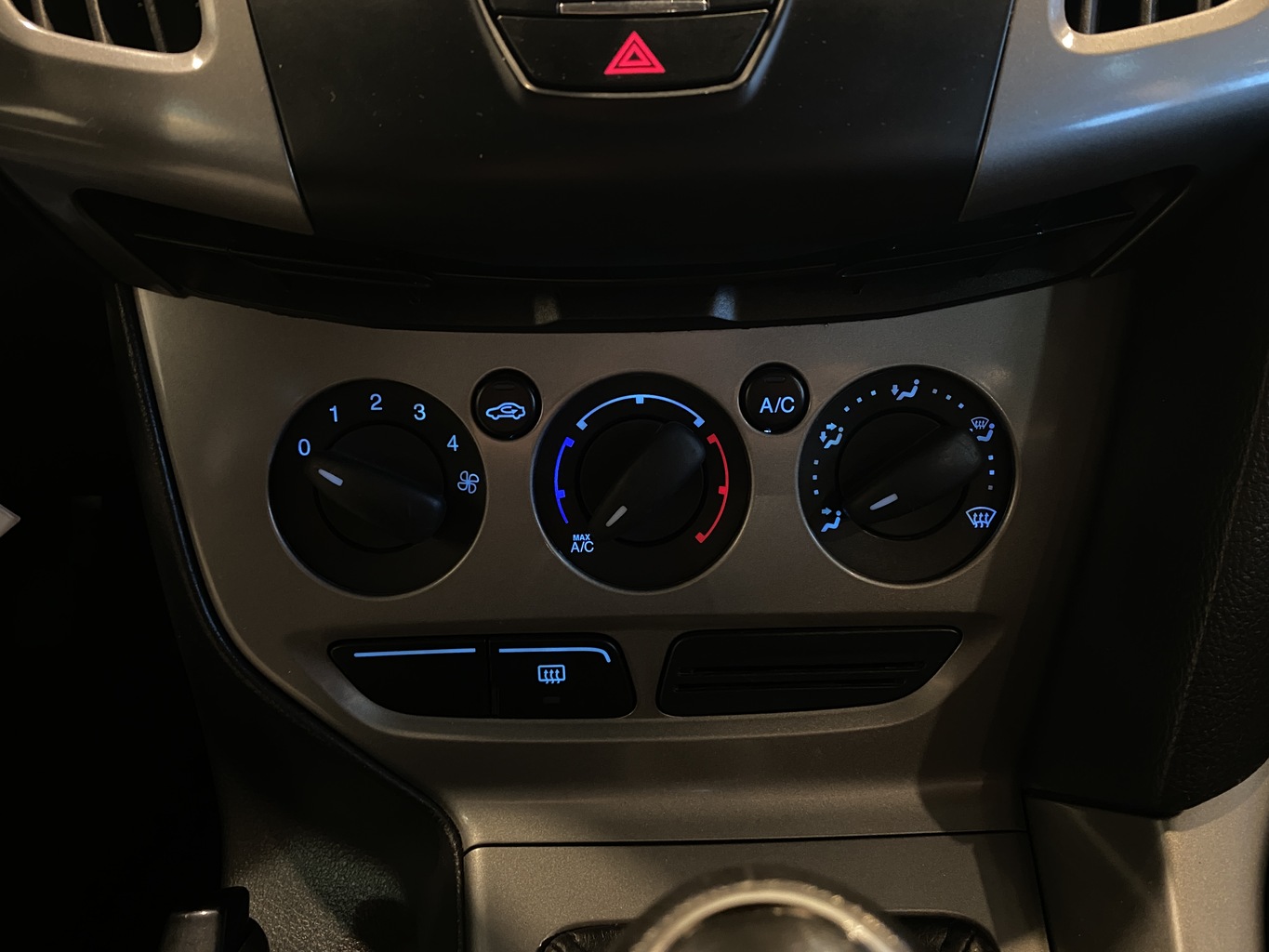 FORD FOCUS