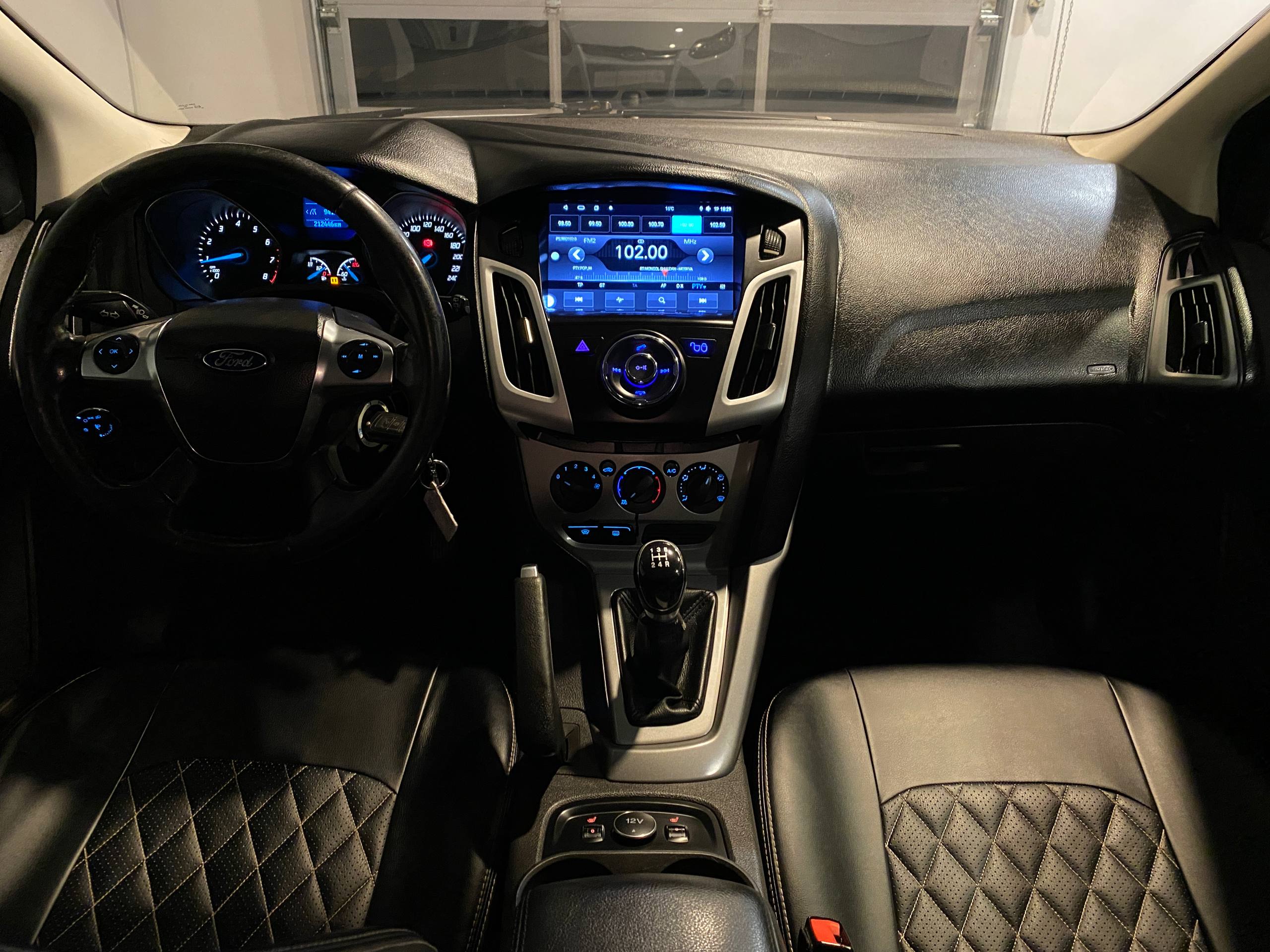 FORD FOCUS