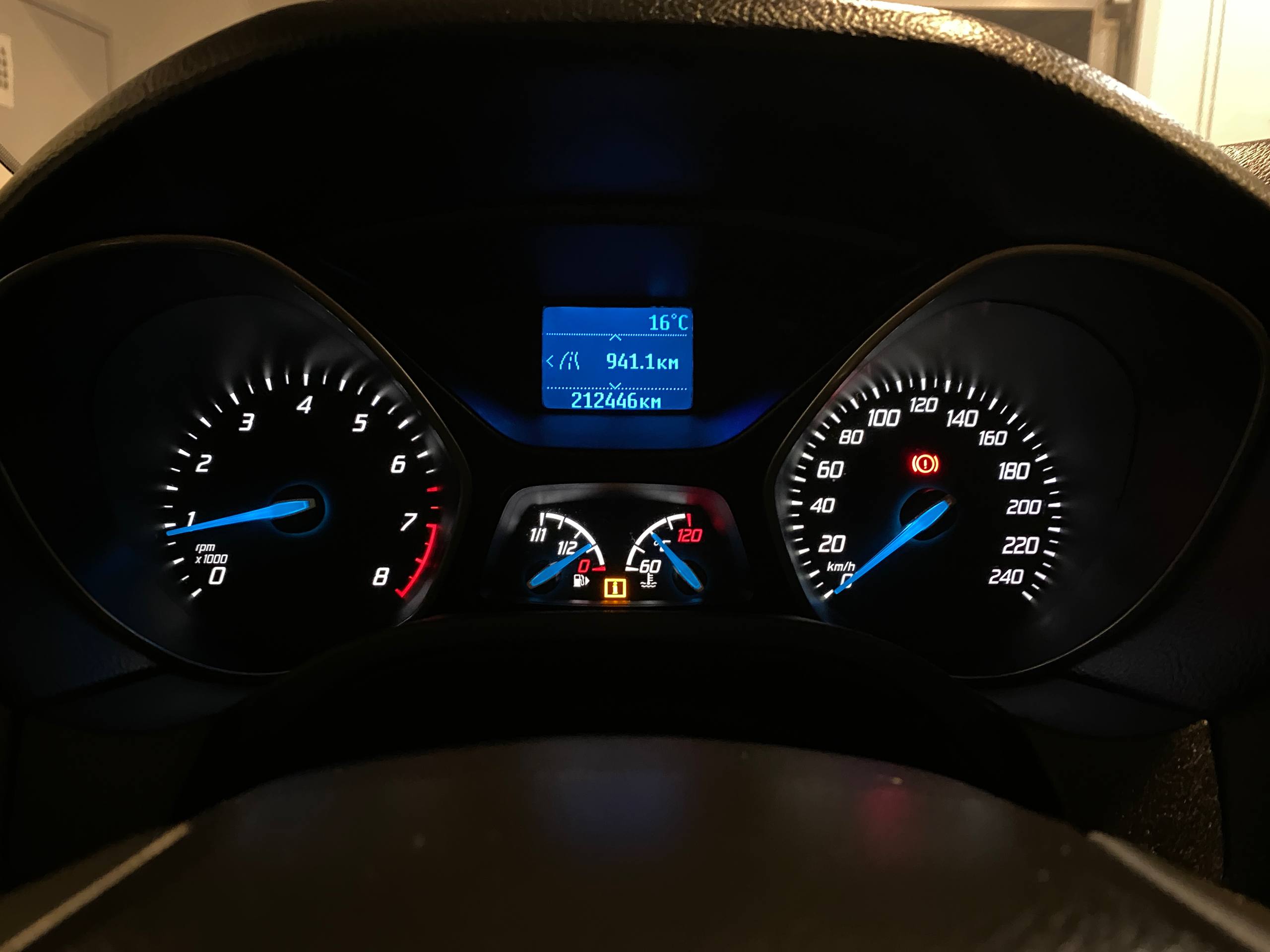 FORD FOCUS