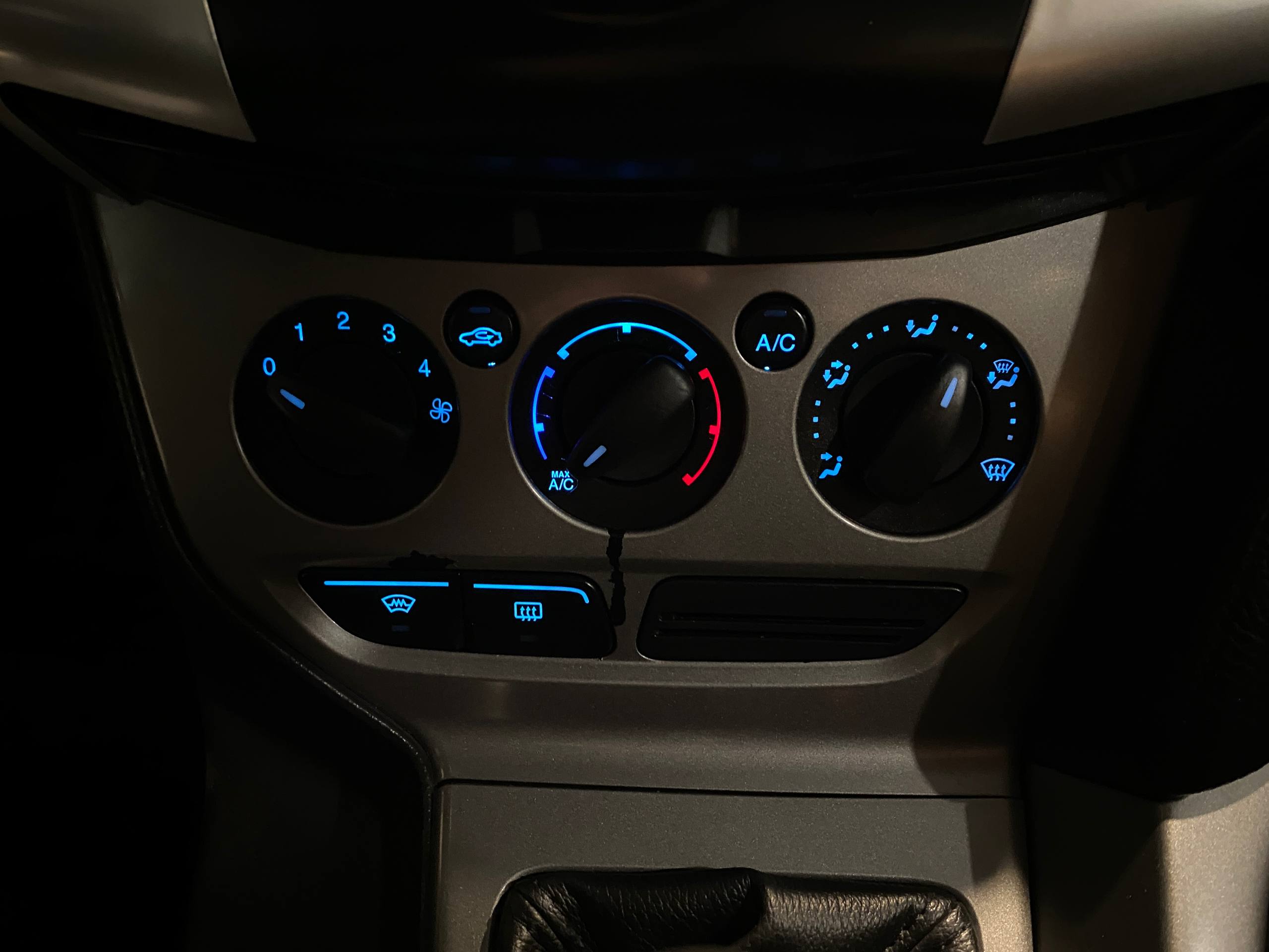 FORD FOCUS