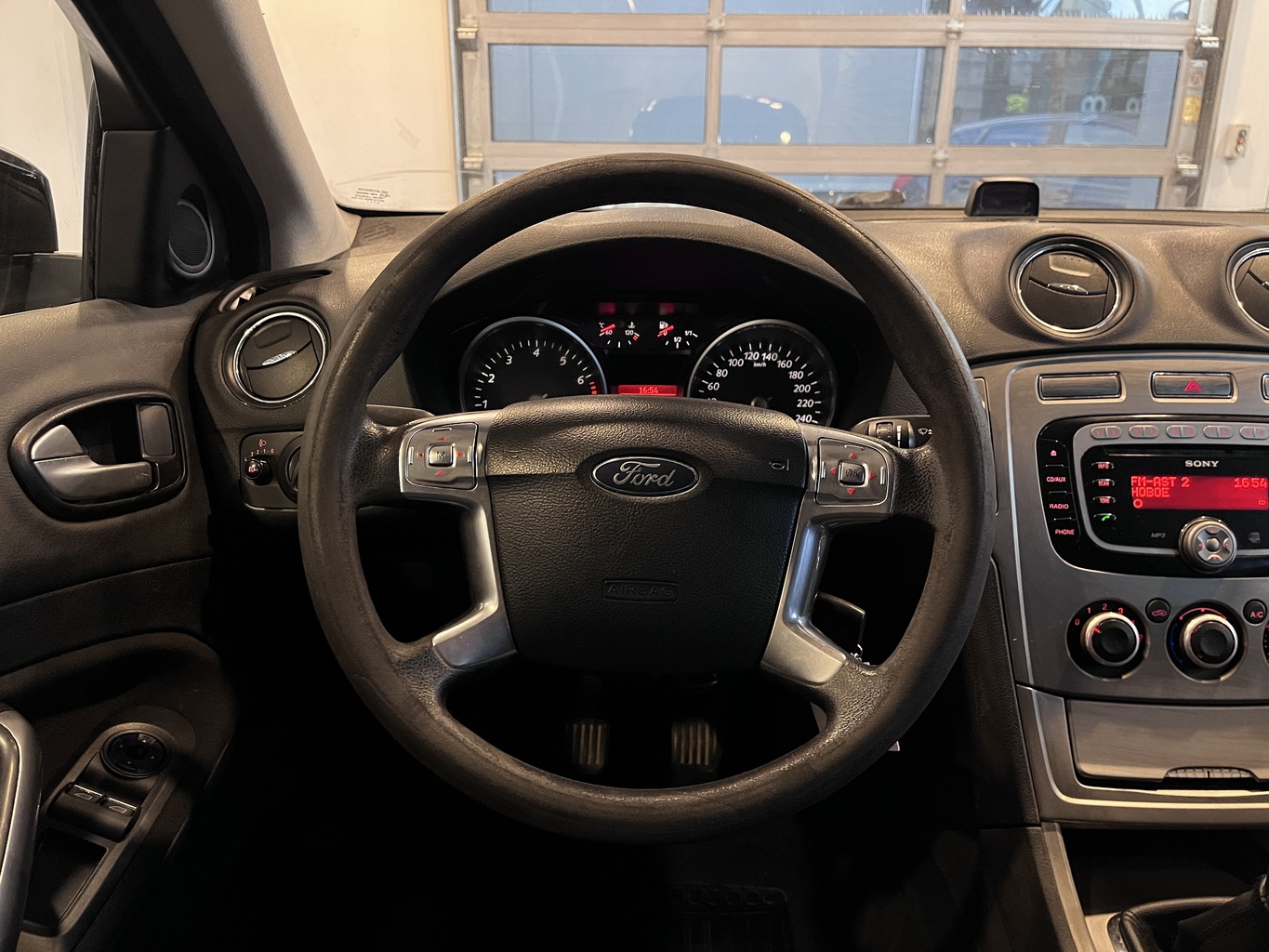 FORD MONDEO