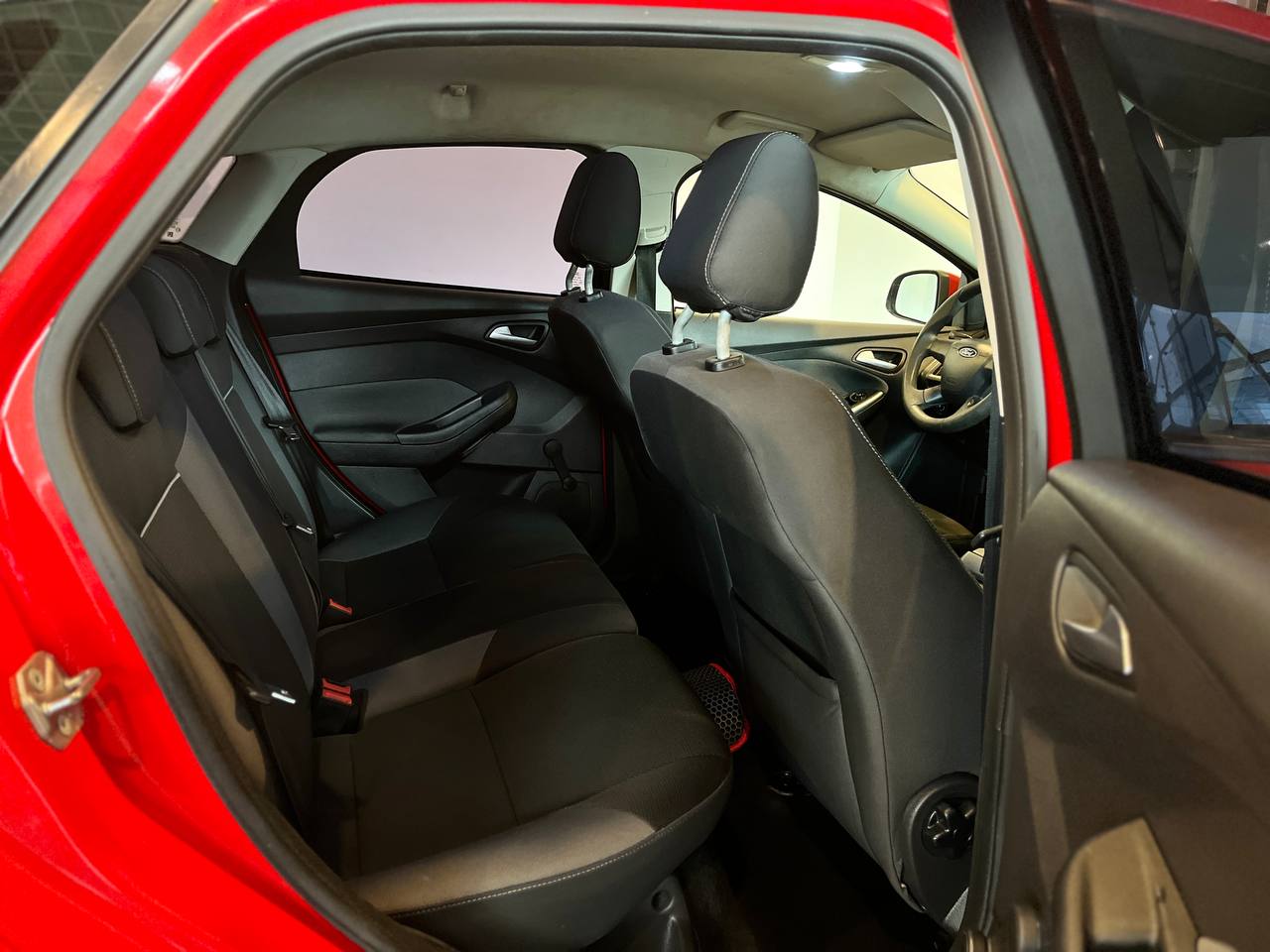 FORD FOCUS