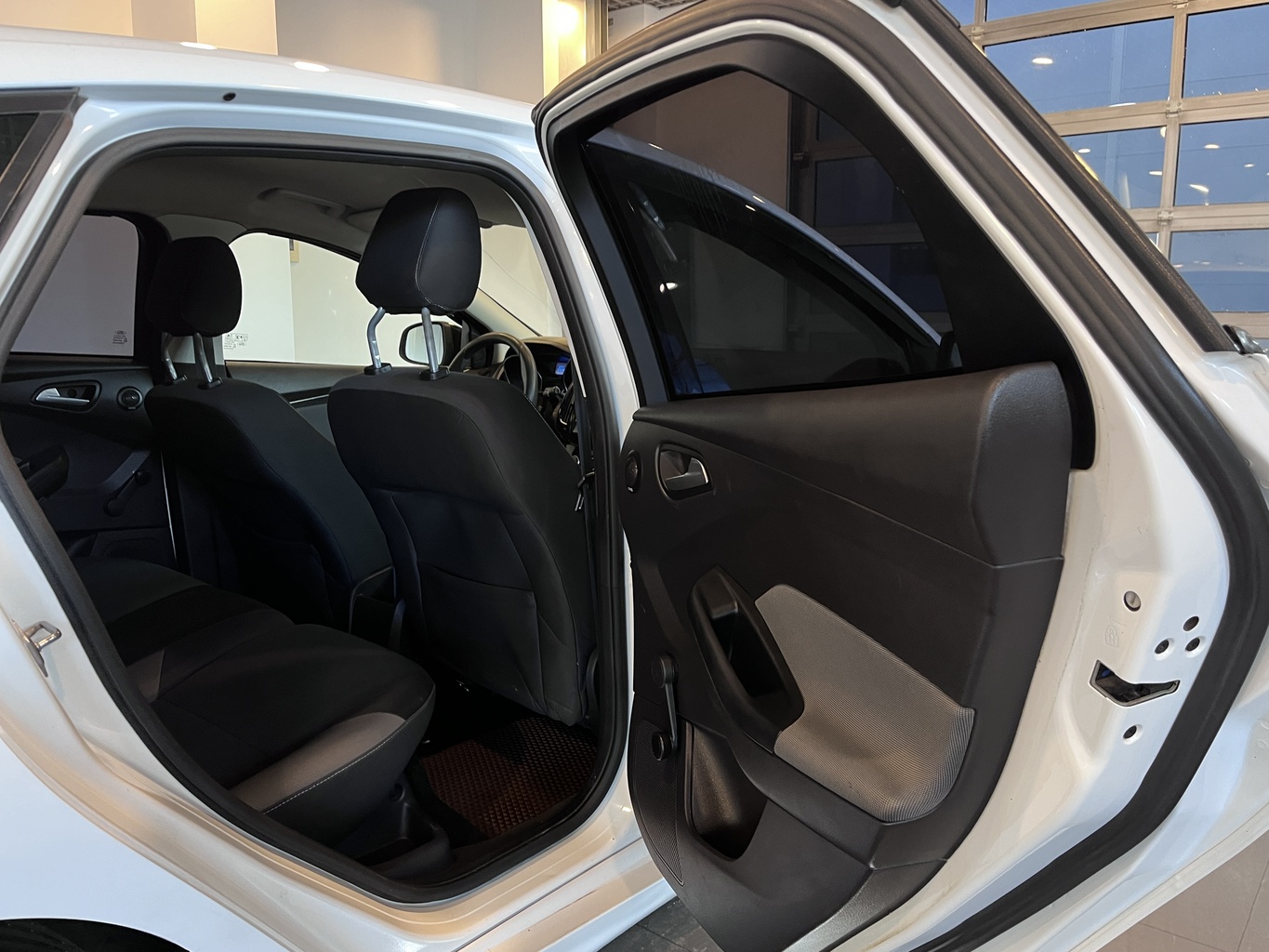 FORD FOCUS