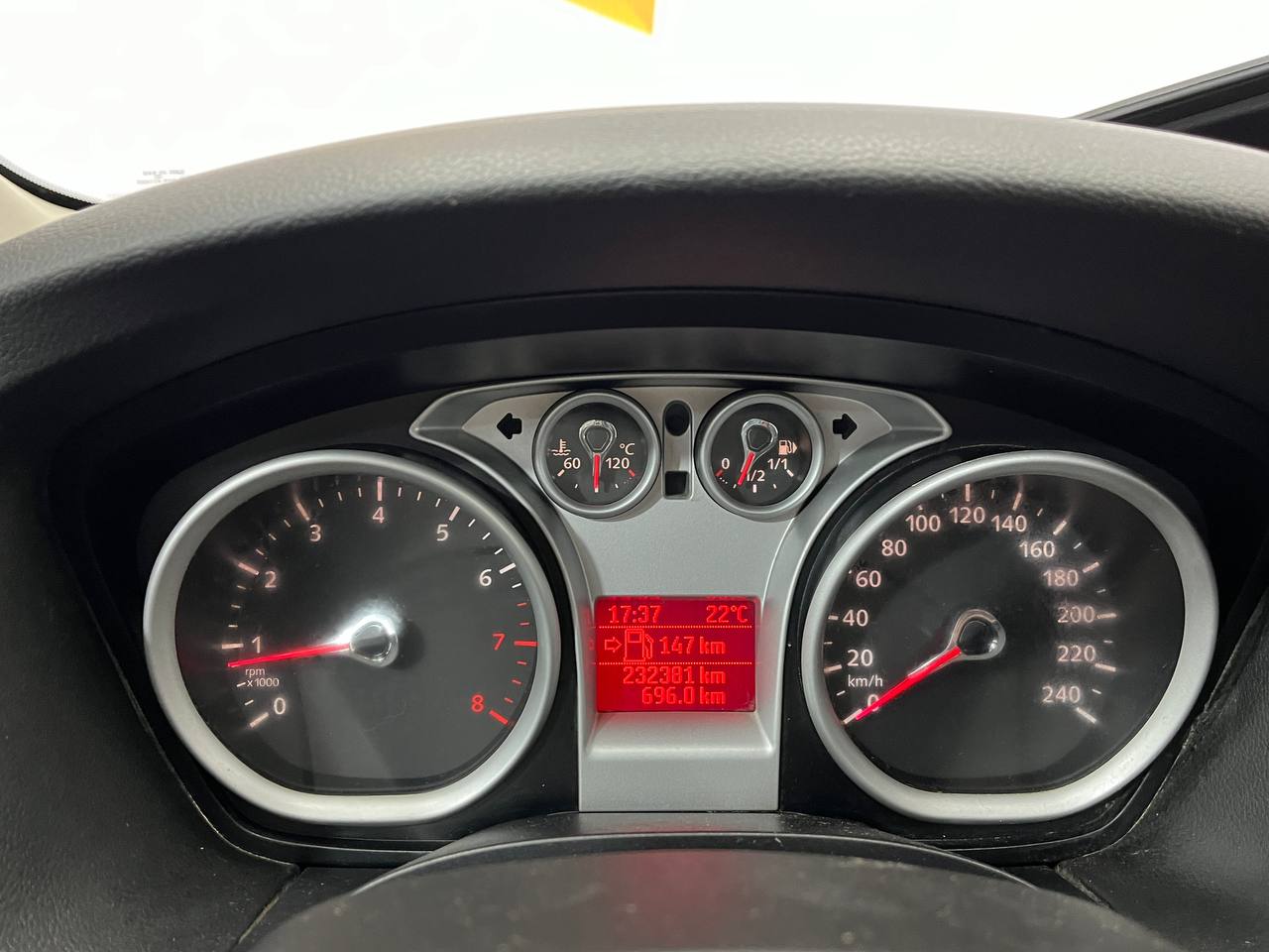 FORD FOCUS