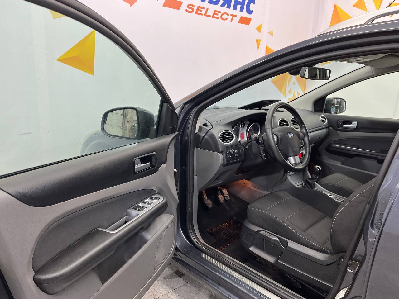 FORD FOCUS