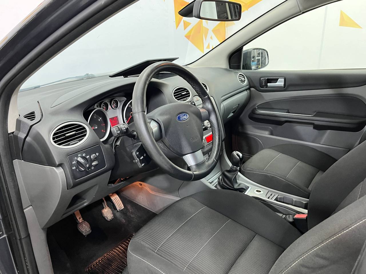 FORD FOCUS