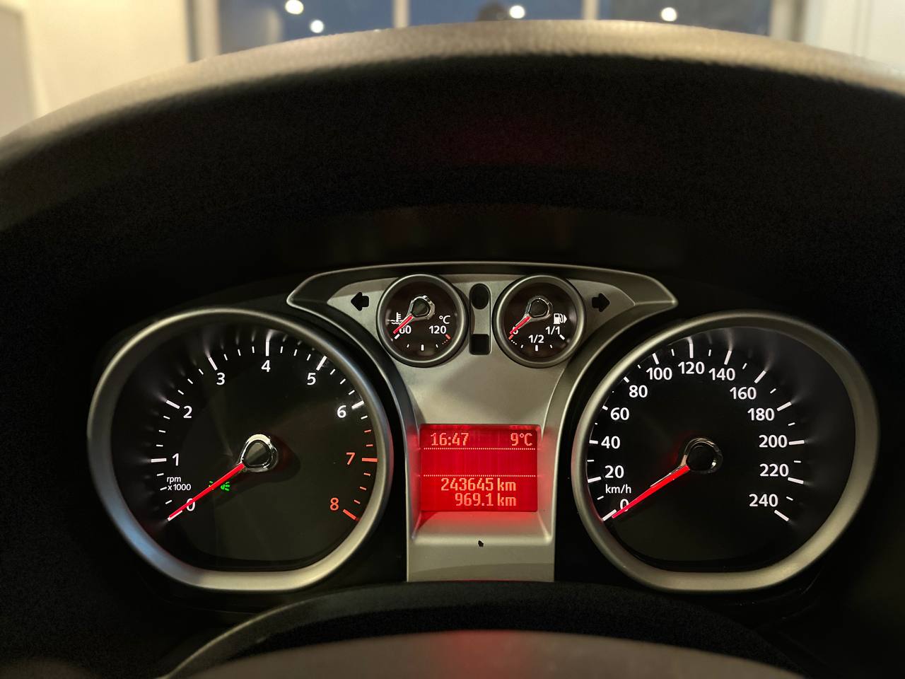 FORD FOCUS