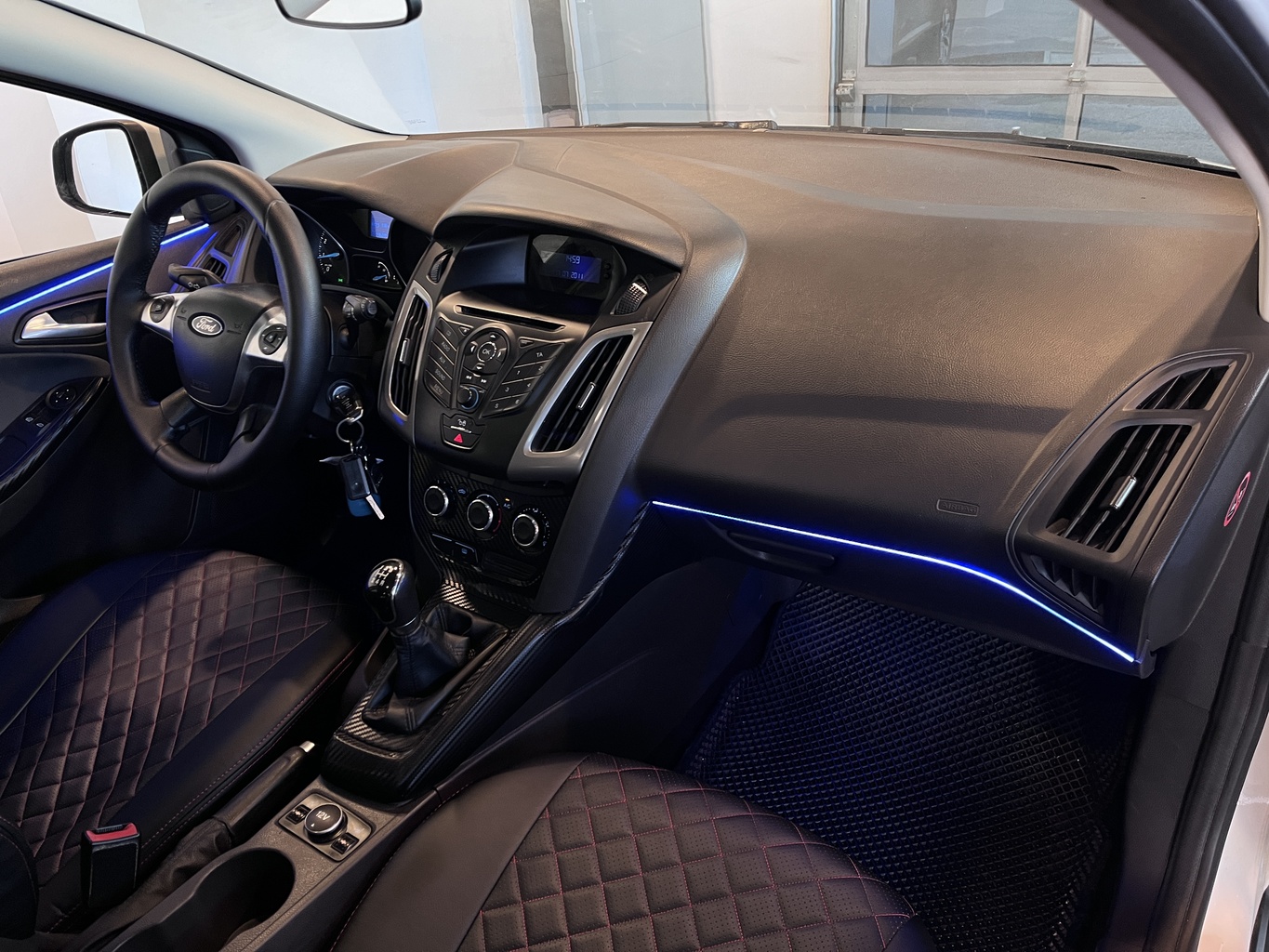 FORD FOCUS