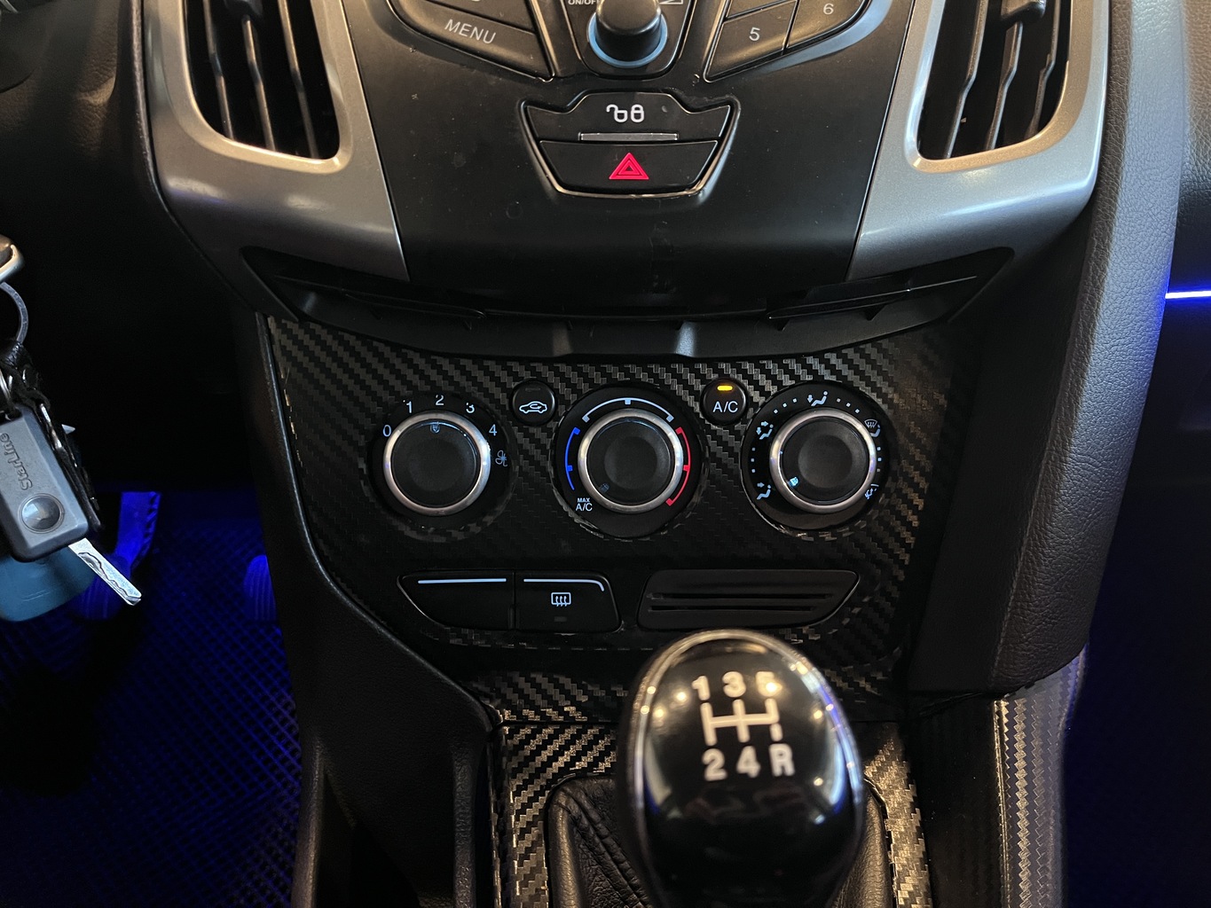 FORD FOCUS