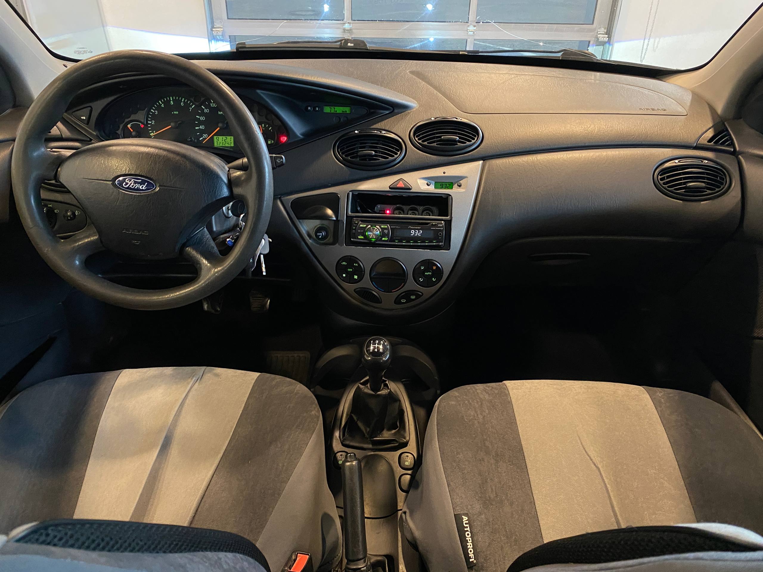 FORD FOCUS