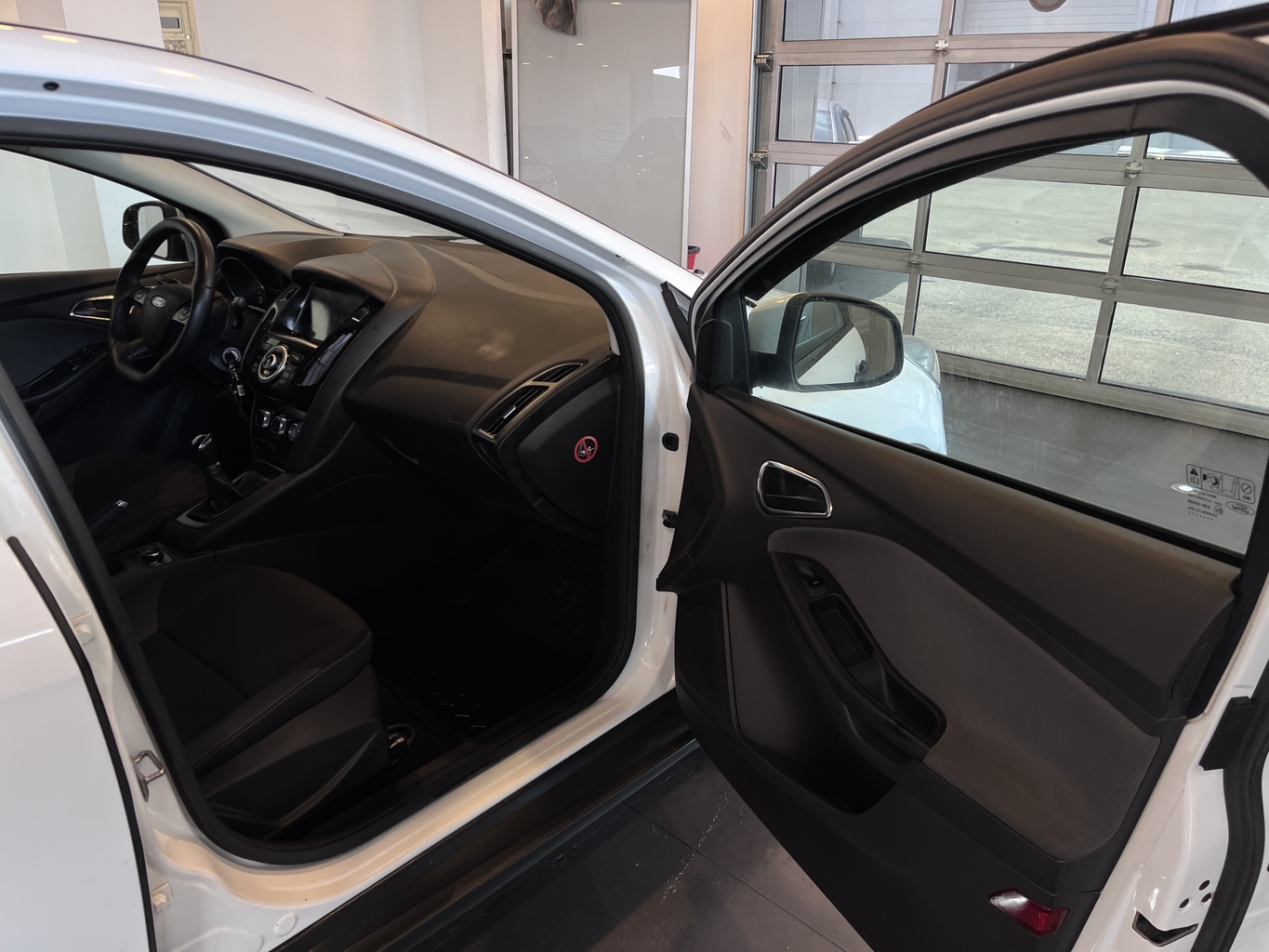 FORD FOCUS